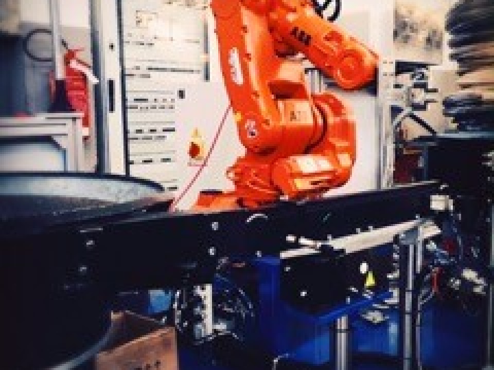 impianto assembalggio particolare automotive